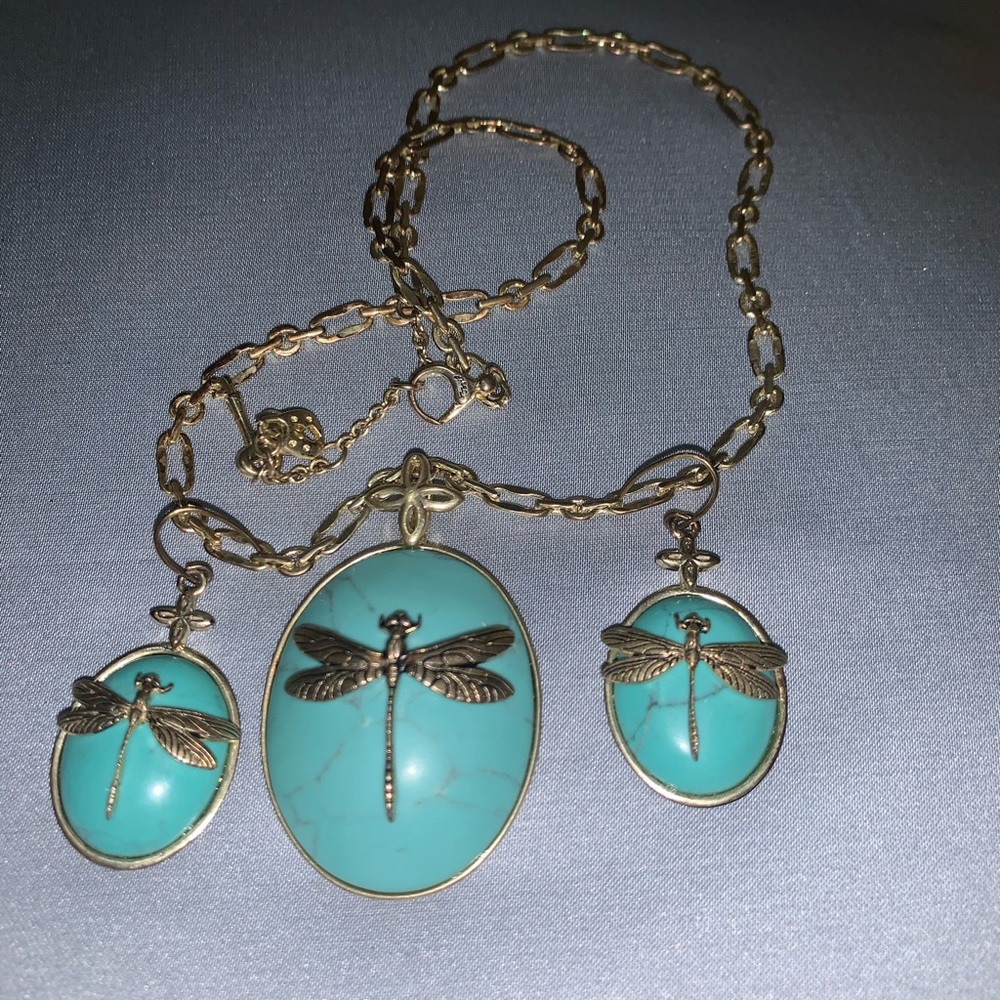 Turquoise stone necklace! Dragon fly 💕